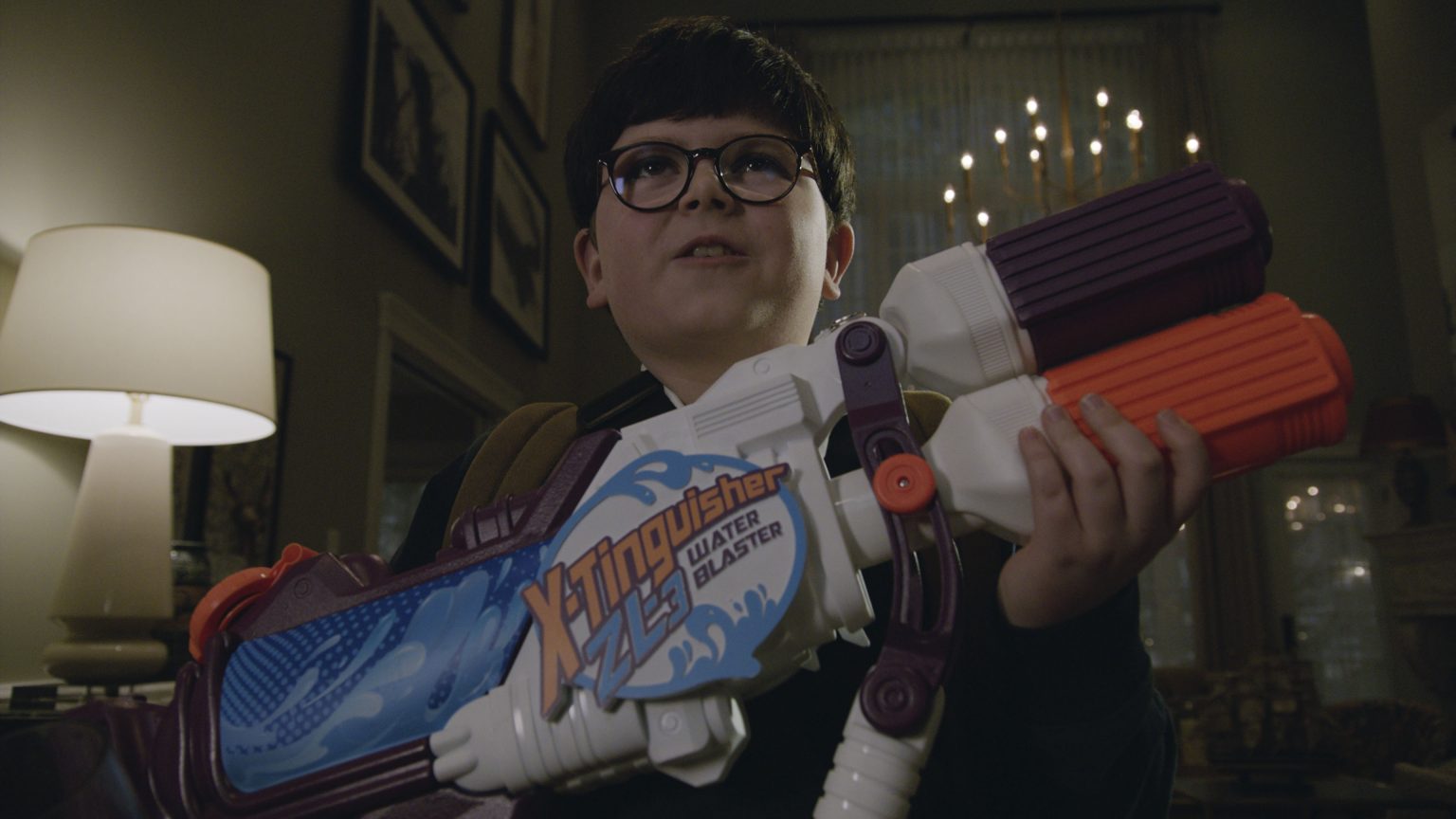 ‘Home Sweet Home Alone’ Review – Redefining a Holiday Classic Archie Yates as Max Mercer loading=