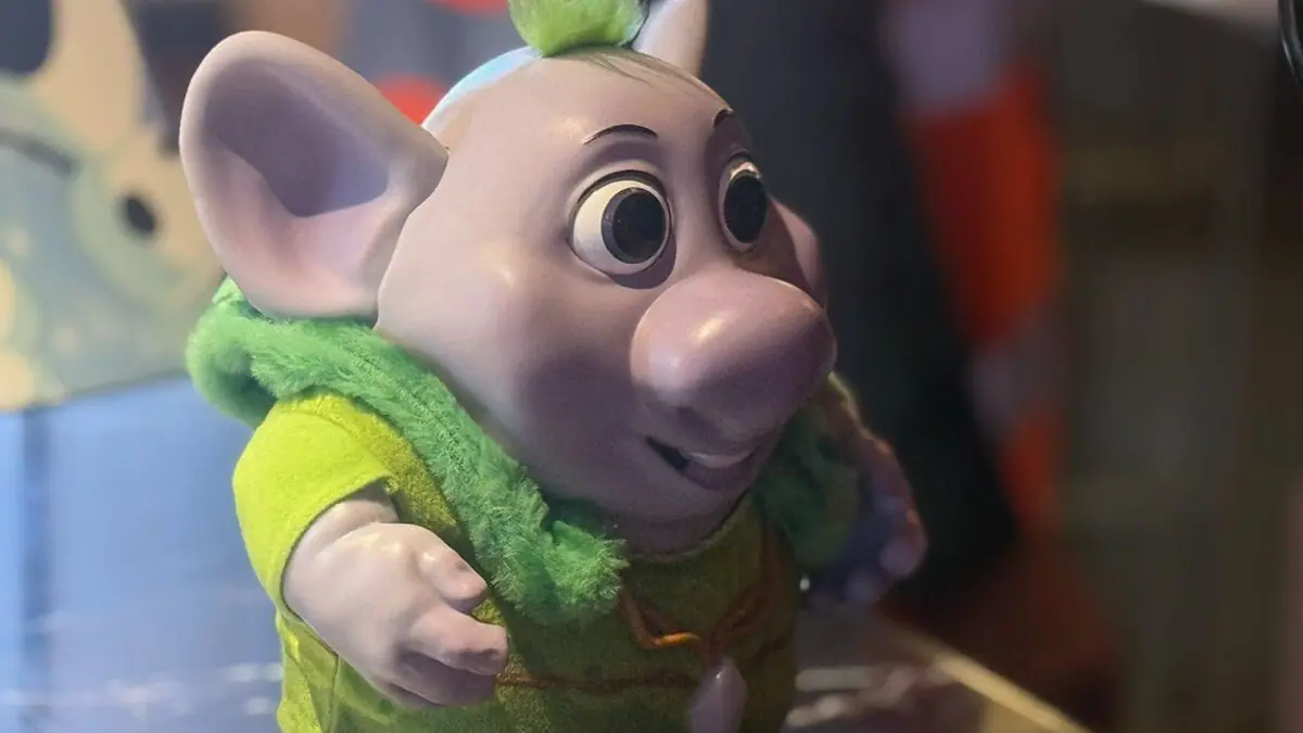 A Rúna figure available for purchase in World of Frozen 