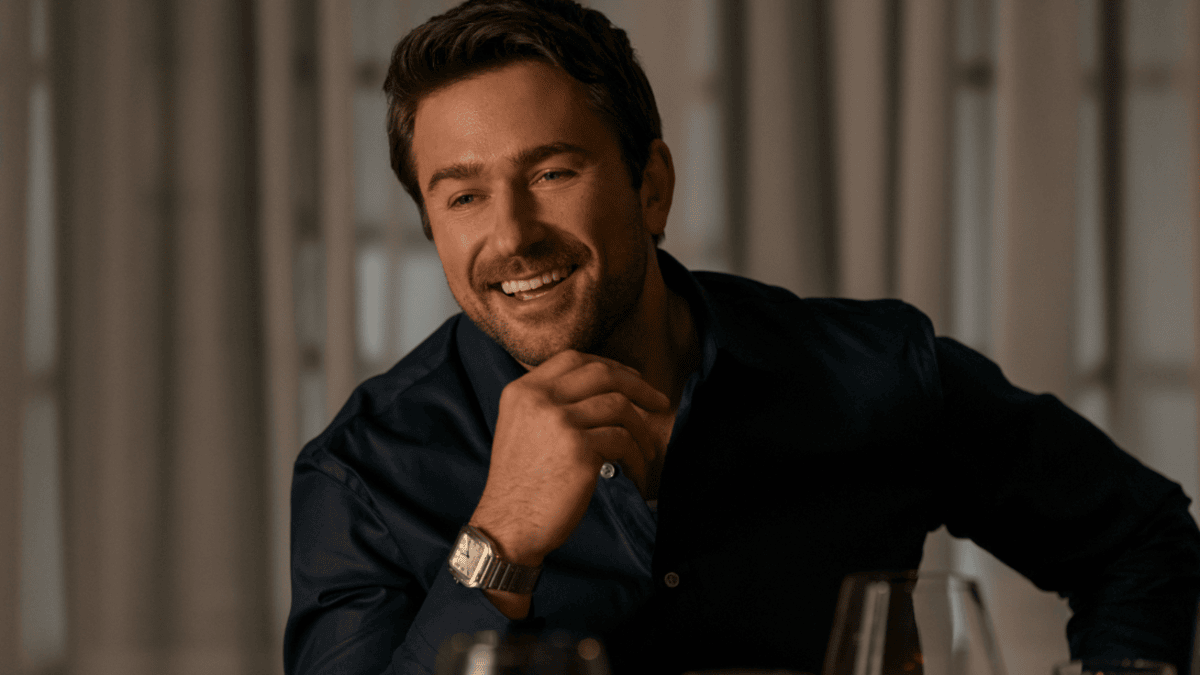 Brandon Sklenar stars as a seemingly kind and loving, wealthy husband with a charming smile in the psychological thriller movie THE HOUSEMAID. 