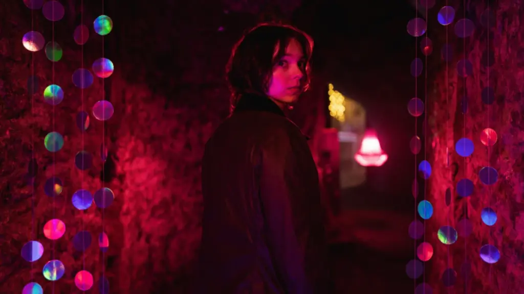 Emma Myers returns as teenage sleuth Pip Fitz-Amobi in A GOOD GIRL'S GUIDE TO MURDER Season 2, which is coming to Netflix in May 2026.