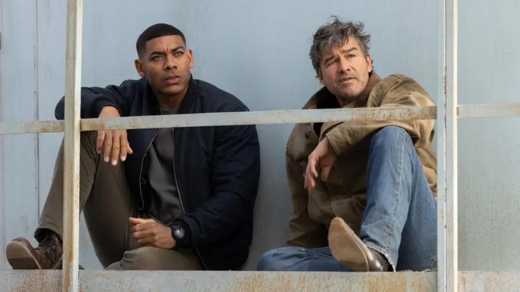 ‘Lanterns’ Creators Explain Episode 1’s Shocking Twist Ending (Exclusive) Aaron Pierre and Kyle Chandler star as John Stewart and Hal Jordan in the HBO original series LANTERNS, created by Damon Lindelof, Tom King, & Chris Mundy.